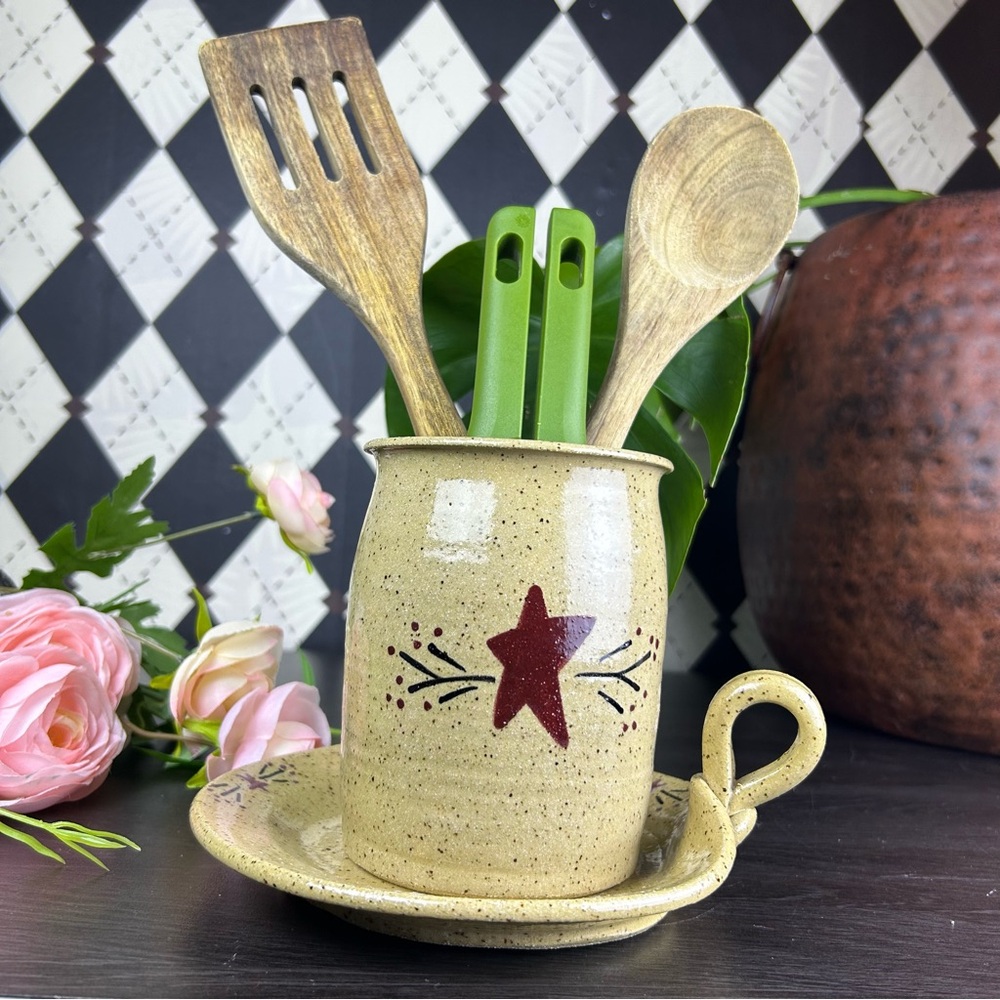 Studio‎ Pottery Crock for Kitchen Utensils 5” + Underplate| Farmhouse Primitive - Picture 4 of 7